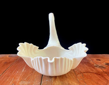 Load image into Gallery viewer, Perfect Mother&#39;s Day Gift | Vintage Lenox Bone China Swan Dish | SOLD | Discontinued USA Made Collectible | Free Gift Wrap
